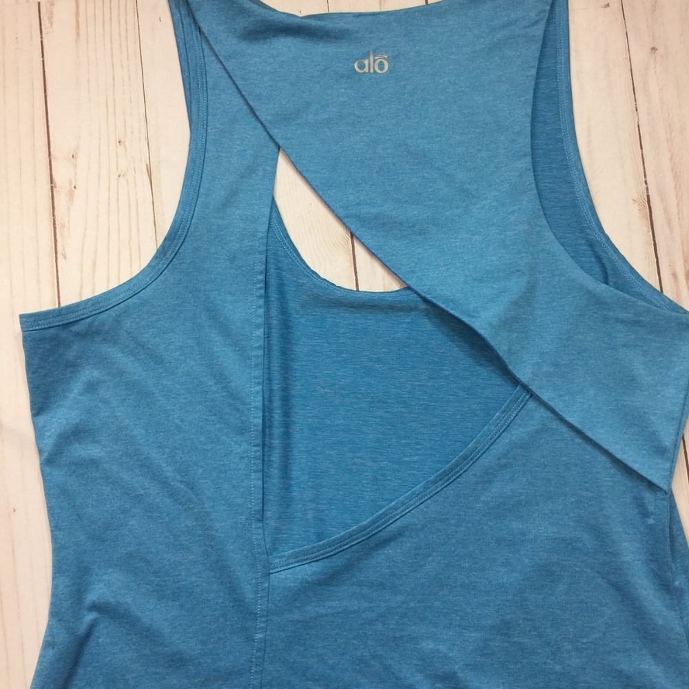 Alō Yoga Turquoise Asymmetrical Tank Top S EUC - Picture 7 of 7